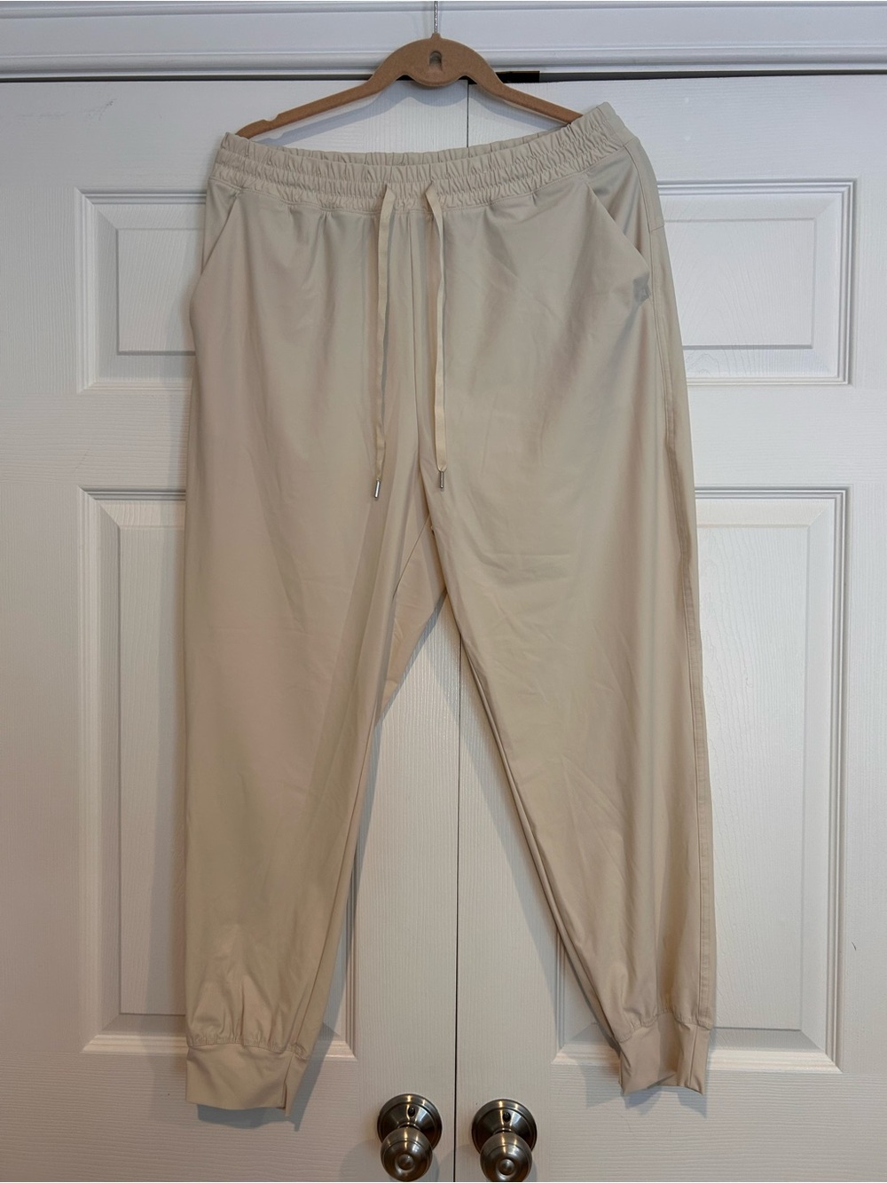 Old Navy Women's Cream Drawstring Sleek Tek Jogger Pants